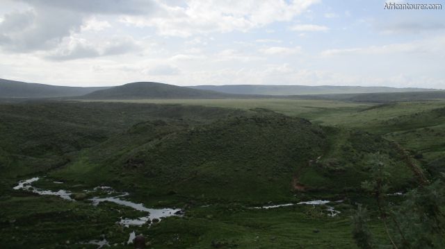 Olmoti Crater