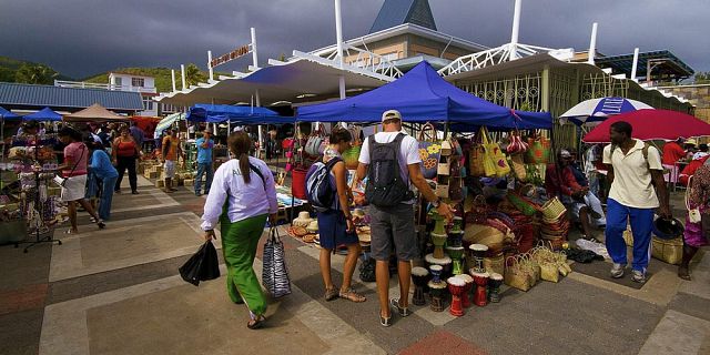 Visit the Saturday market 